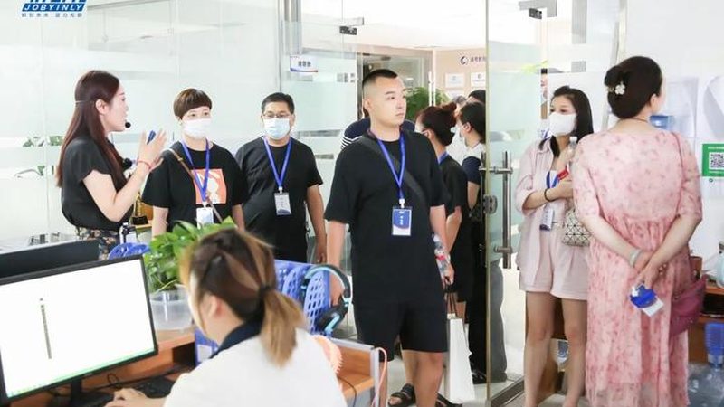 小标题：一、成人教育背景下的线上学习需求