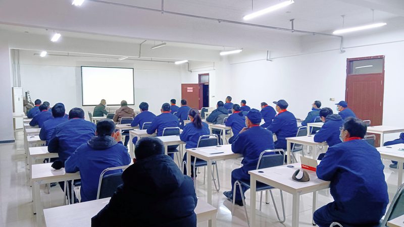 叉车操作：安全与技能的双重保障